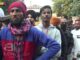 किसानों का आरोप: बीजेपी नेताओं ने गाड़ी पर बरसाए डंडे, झंडा फाड़ा, गुस्साए किसानों ने घेरा सिटी थाना!