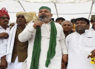 प्रदर्शनकारी किसानों की घटती संख्या से चिंतित संयुक्त किसान मोर्चा, राकेश टिकैत भी हैरान Rakesh Tikait