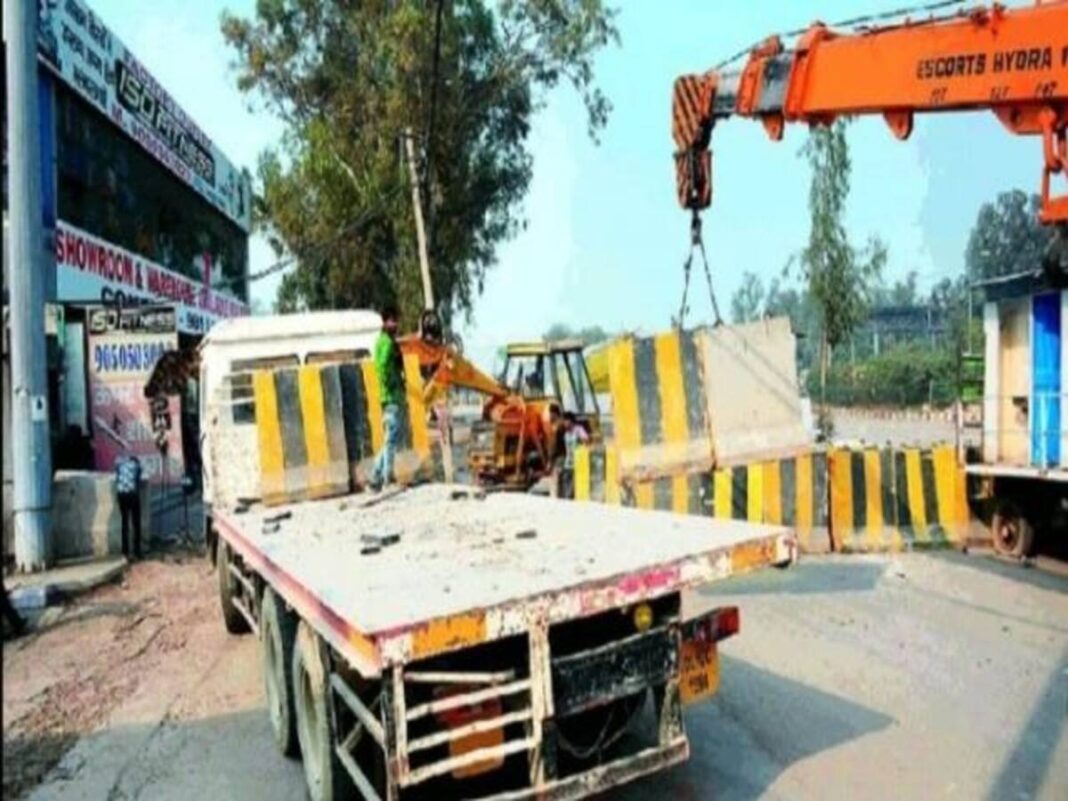 Singhu Border Road Open