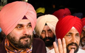 पंजाब कांग्रेस में एक बार फिर मचा बवाल, सीएम चन्नी सिद्धू से भिड़े, बोले सीएम बनें और काम करके दिखाएं। CM Charanjit Singh Channi & Navjot Singh Sidhu