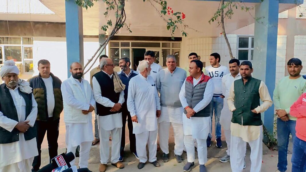 2023_2$largeimg_901993157