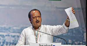 NCP पर चुनाव आयोग के फैसले से सियासी माहौल गर्म, कोई सहमत तो किसी ने शरद पवार को दी नसीहत