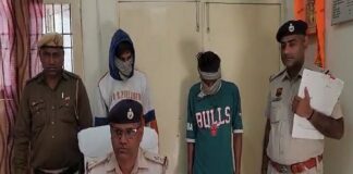चोरी की बाइक-फोन बरामद, सुनसान जगहों पर बुजुर्ग व महिलाओं को बनाते थे निशाना