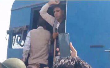 हिसार में पुलिस ने किसानों को रोका दिल्ली करना था पैदल कूच हिरासत में कई किसान हिसार में पुलिस ने किसानों को रोका