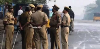 बोगस ग्राहक बनाकर पुलिस ने स्पा सेंटर पर की रेड