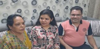 सोशल मीडिया व पारिवारिक कार्यक्रमों से रखी दूरी,