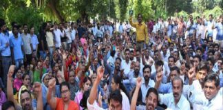 पीजीआई में अनुबंध कर्मचारियों की हड़ताल दूसरे दिन भी जारी
