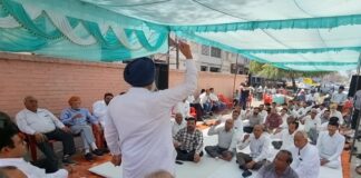 फसलों का खरीद को लेकर आढ़तियों का प्रदर्शन,