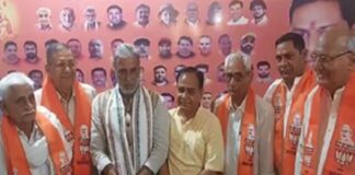 कुलदीप तेवतिया ने पार्टी को कहा अलविदा, कृष्णपाल गुर्जर ने पहनाया बीजेपी का पटका