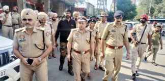 बठिंडा रोड खोलने में पुलिस के आए पसीने