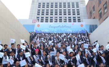 एलपीयू के 1100 से अधिक छात्रों को मिला 10 से 64 लाख सैलरी का ऑफर, शीर्ष छात्रों का औसत पैकेज 12.3 लाख एलपीयू के 1100 से अधिक छात्रों को मिला 10 से 64 लाख सैलरी का ऑफर