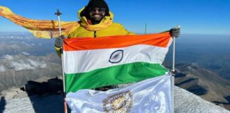 हिसार के प्रो. मनोज ने यूरोप महाद्वीप की सबसे ऊंची चोटी एल्ब्रुस पर्वत पर लहराया तिरंगा