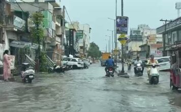 हरियाणा में सावन में बरसे बादल, लोगों ने ”बम-बम भोले” के लगाए जयकारे हरियाणा में सावन में बरसे बादल, लोगों ने ''बम-बम भोले'' के लगाए जयकारे