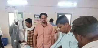 ट्राले ने कार को मारी टक्कर, तीन लोगों की मौत व एक गंभीर
