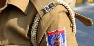 नशा तस्कर को गिरफ्तार करने आई झज्जर पुलिस के साथ हाथापाई