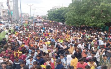 रैली में एक लाख से समाजजन पहुंचे, पांच घंटे तक शहर का यातायात रहा प्रभावित ! रैली में एक लाख से समाजजन पहुंचे, पांच घंटे तक शहर का यातायात रहा प्रभावित