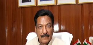 भाजपा नेताओं के बजाय अपने कार्यकर्ताओं के साथ मंत्री रणजीत सिंह ने की बैठक,