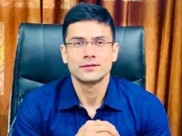 Success Story: दो बार JEE पास करके छोड़ा IIT कॉलेज, फिर UPSC पास कर IAS पद से भी इस्तीफा, कौन है ये होनहार?