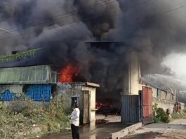 सोनीपत के बड़ी औद्योगिक क्षेत्र में बुधवार को फैक्टरी संख्या 137 और 138 में भीषण आग लग गई !