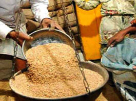 गरीबों तक नहीं पहुंच रहा एक-तिहाई सरकारी अनाज, कहां चले जाते हैं 2 करोड़ टन गेहूं और चावल?