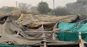 भाजपा नेता के बाग व जयहिंद के तंबू पर चला सुबह-सुबह बुलडोजर