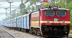 भारत में ट्रेन यात्रा के लिए अब सुविधाजनक ऐप उपलब्ध हैं। IRCTC रेल कनेक्ट, Paytm, ConfirmTkt, MakeMyTrip और Goibibo जैसे ऐप टिकट बुकिंग को आसान बनाते हैं।