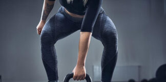 जो व्यक्ति सप्ताह में तीन दिन भी भारी वजन उठाता है तो उसकी बायलॉजिकल उम्र 8 साल तक घट सकती है.