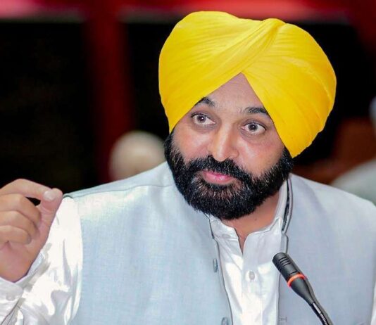 भगवंत मान के ऑस्ट्रेलिया के 'निजी' दौरे पर विपक्ष ने साधा निशाना