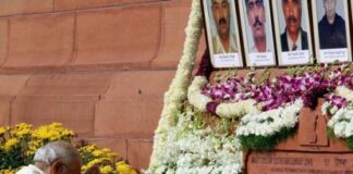 पीएम मोदी, सोनिया गांधी व अन्य नेताओं ने शहीदों को किया याद
