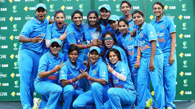 भारत और इंग्लैंड के बीच खेले जा रहे IND W vs ENG W ODI सीरीज में भारतीय टीम ने शानदार प्रदर्शन किया है। भारत और इंग्लैंड के बीच खेले जा रहे IND W vs ENG W ODI सीरीज में भारतीय टीम ने शानदार प्रदर्शन किया है।