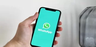 गूगल पिक्सल 10 अब बिना मोबाइल नेटवर्क और वाई-फाई के भी व्हाट्सएप वॉइस और वीडियो कॉलिंग की सुविधा देगा। यह फीचर 28 अगस्त से सैटेलाइट कनेक्शन पर उपलब्ध होगा। फिलहाल यह केवल चुनिंदा कैरियर पर काम करेगा और अतिरिक्त शुल्क लग सकता है।