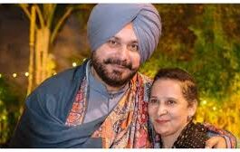 पूर्व क्रिकेटर और कांग्रेस नेता नवजोत सिंह सिद्धू अपनी पत्नी नवजोत कौर के साथ इंग्लैंड में छुट्टियां मना रहे हैं।