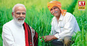 प्रधानमंत्री किसान सम्मान निधि योजना के तहत साल में 6000 रुपये दिए जाते हैं।