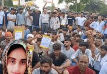 CBI करेगी जांच, CM ने देर रात किया एलान,मनीषा के मर्डर के बाद उबला हरियाणा: सड़क पर उतरे लोग, हाईवे किया जाम! मनीषा हत्याकांड में अब सीबीआई जांच करेगी। देर रात मुख्यमंत्री नायब सैनी ने इसका एलान किया।