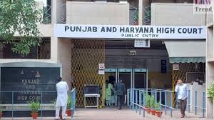 चंडीगढ़ स्थित पंजाब व हरियाणा हाईकोर्ट को एक बार फिर से बम से उड़ाने की धमकी मिली है। चंडीगढ़ स्थित पंजाब व हरियाणा हाईकोर्ट को एक बार फिर से बम से उड़ाने की धमकी मिली है।