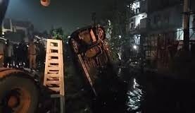 फरीदाबाद में मछली मार्केट के पास देर रात एक दुखद सड़क हादसे में तीन युवकों की जान चली गई।