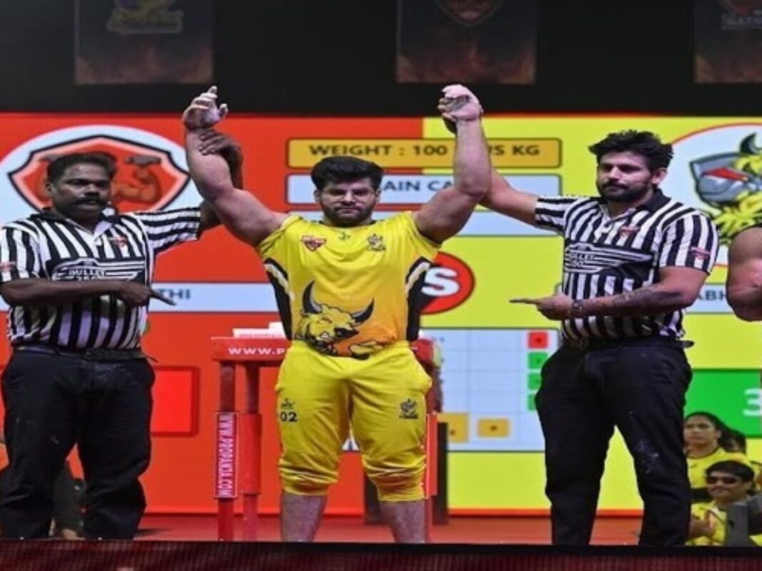 इस दौरान ओलंपिक पदक विजेता और पूर्व भारतीय मुक्केबाज़ विजेंदर सिंह भी उपस्थित रहे और उन्होंने रोहतक रॉडीज़ का समर्थन किया, जिनका सामना दूसरे सेमीफाइनल में जयपुर वीर से होना है। इस दौरान ओलंपिक पदक विजेता और पूर्व भारतीय मुक्केबाज़ विजेंदर सिंह भी उपस्थित रहे और उन्होंने रोहतक रॉडीज़ का समर्थन किया, जिनका सामना दूसरे सेमीफाइनल में जयपुर वीर से होना है।