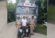 पानीपत पुलिस ने अवैध शराब तस्करी पर बड़ी कार्रवाई करते हुए ट्रक से भारी मात्रा में अंग्रेजी शराब और बीयर बरामद की।