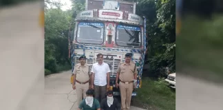 पानीपत पुलिस ने अवैध शराब तस्करी पर बड़ी कार्रवाई करते हुए ट्रक से भारी मात्रा में अंग्रेजी शराब और बीयर बरामद की।