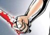 दुकानदार ने बताया कि आधा दर्जन के करीब बदमाश उनकी दुकान पर आकर लूटपाट करने लगे।