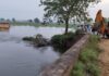 Haryana Floods: सिरसा में घग्गर नदी से 40 गांवों में बाढ़ का खतरा… कैथल में तटबंध और हिसार में ड्रेन टूटा दक्षिण हरियाणा में सिरसा में घग्गर नदी अब भी खतरे के निशान के ऊपर बह रही हैं। 27600 क्यूसेक पानी ओटू हेड पर पहुंच रहा है।