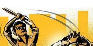 झज्जर में आपसी रंजिश में एक युवक की लाठी-डंडों से पीट-पीट कर हत्या कर दी गई। मृतक की उम्र 33 साल थी और वह दो बच्चों का पिता था। फिलहाल पुलिस मामले में जांच कर रही है।