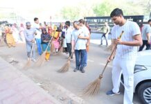 Sirsa News: नागरिक अपना दायित्व निभाएं, स्वच्छता अभियान को सफल बनाएं हरियाणा शहर स्वच्छता अभियान के अंतर्गत जिले में नगर परिषद और नगर पालिकाओं की टीमें पूरी तत्परता के साथ सफाई व्यवस्था को सुदृढ़ बनाने में जुटी हुई हैं।