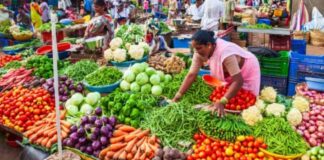 अगस्त में खुदरा मुद्रास्फीति मामूली बढ़कर 2.07 प्रतिशत हो गई, जो इससे पिछले महीने 1.61 प्रतिशत थी।