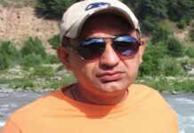 फिर नहीं उठा,क्रिकेट मैच में बॉलिंग करते समय अचानक पिच पर गिरा गेंदबाज,हार्ट अटैक से मौत! संदीप सिक्का की मौत से परिवार में हा-हाकार मच गया। वे अपनी सक्रिय जीवनशैली और क्रिकेट के प्रति जुनून के लिए जाने जाते थे