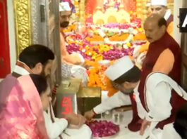 कांग्रेस के राष्ट्रीय अध्यक्ष मल्लिकार्जुन खड़गे और पश्चिम बंगाल की मुख्यमंत्री ममता बनर्जी के बयानों पर टिप्पणी करते हुए सीएम सैनी ने कहा कि विपक्ष के पास कोई मुद्दा नहीं है।