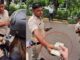 गुरुग्राम पुलिस के दो जवान और होमगार्ड सस्पेंड,चालान का डर दिखा जापानी पर्यटक से ली 1000 रुपये रिश्वत! एक कांस्टेबल और एक होमगार्ड को निलंबित कर दिया गया है।