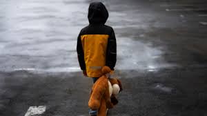 महिलाओं को फंसाने के लिए अपराधियों ने एक तरीका खोज निकाला है। महिलाओं को फंसाने के लिए अपराधियों ने एक तरीका खोज निकाला है।