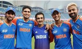 तिलक ने सबसे पहले संजू सैमसन के साथ मिलकर एक धीरे-धीरे पर मजबूत 57 रनों की साझेदारी बनाई।