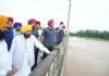 पंजाब में भारी बारिश और बाढ़ से हालात गंभीर हो गए हैं, जिसके चलते पूरे राज्य को आपदा प्रभावित घोषित कर दिया गया है।